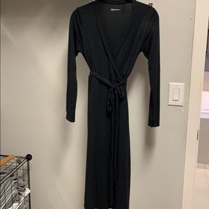 Gap maternity wrap dress